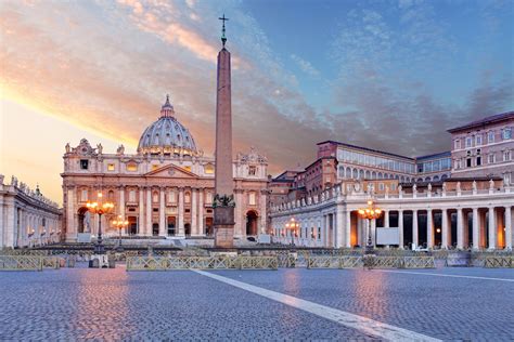 St. Peter's Basilica, Vatican, The Christmas Headquarters in the World ...