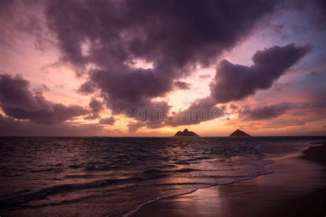 Sunrise at Lanikai Beach, Hawaii Stock Photo - Image of oahu, lanikai ...