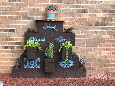 Free Cinder Block Planter Wall For Small Room | Home decorating Ideas