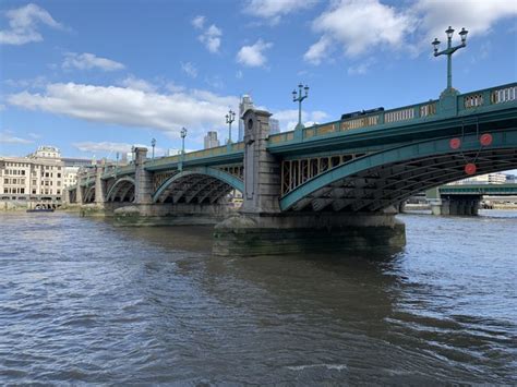 Southwark Bridge © Andrew Abbott cc-by-sa/2.0 :: Geograph Britain and ...