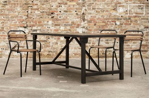 Industrial design furniture, the vintage trend