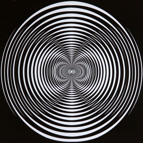 27 Amazing Optical Illusions and a Trippy Video – Web420 – Psychedelic ...