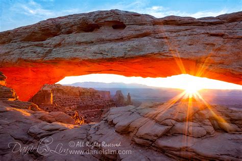 Sunrise at Mesa Arch, Canyonlands National Park | Daniel Lim Photography