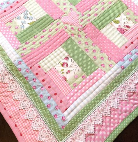 17 Best images about SHABBY CHIC QUILTS on Pinterest | Quilt designs ...