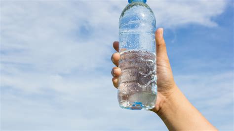 The Water-Gen Device Makes Water From Air | Mental Floss