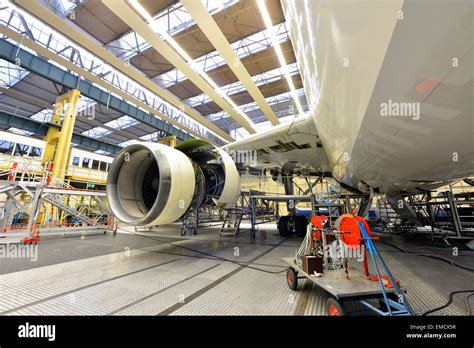 Airplane construction in a hangar Stock Photo: 81418563 - Alamy