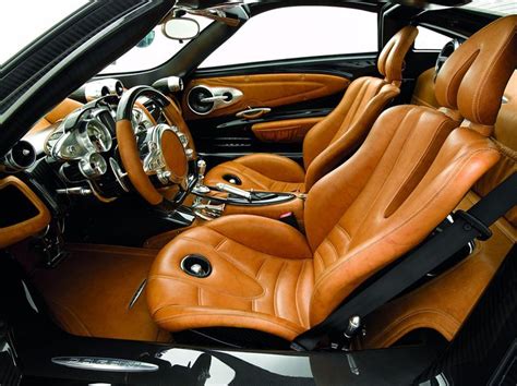 Supercar & Sports Car Pictures (Ultimate Hub) | Pagani huayra interior ...