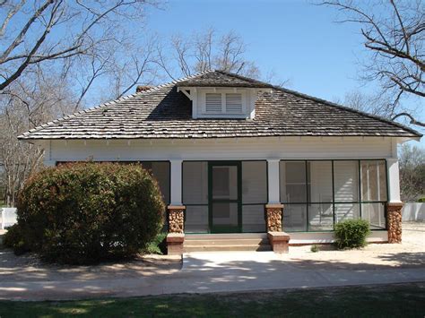 Presidential History Lover : Jimmy Carter in plains - Boyhood home