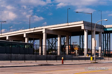 Ambassador Bridge - Bridges and Tunnels