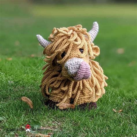 Cute Amigurumi Highland Cow Crochet Pattern | Cottontail & Whiskers