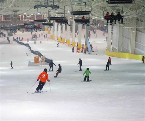 North America’s First Indoor Ski Slope Has Arrived | Ski resort, Day ...