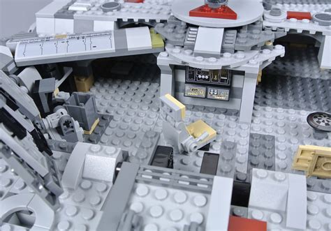 LEGO 75257 Millennium Falcon review | Brickset