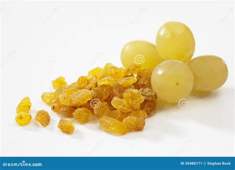 Sultana Raisins and Grapes on White Background Stock Image - Image of ...