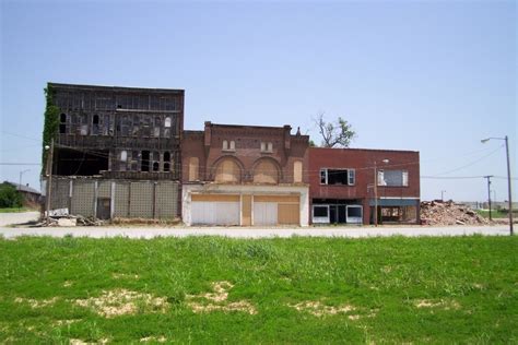 Deserted Places: The urban ruins of Cairo, Illinois