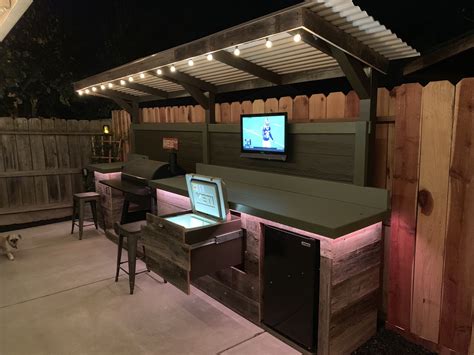 DIY Backyard bar and grill I made. | Backyard bar, Outdoor bar and ...