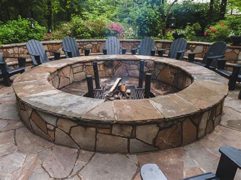 Round Stone Fire Pit | FIREPLACE DESIGN IDEAS