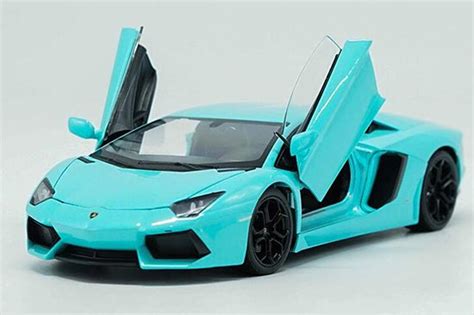 Diecast Lamborghini Aventador LP700-4 Model 1:24 Scale By Welly [VB1A544]