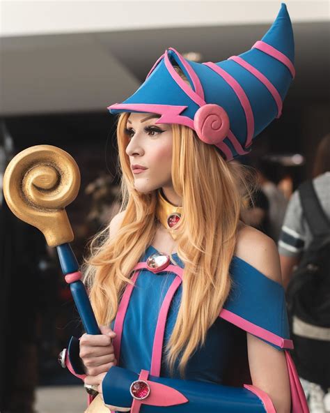 Yu-Gi-Oh! cosplayer shows off enchanting Dark Magician Girl | Dexerto ...