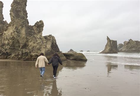 Bandon Beach Couple - Free photo on Pixabay - Pixabay