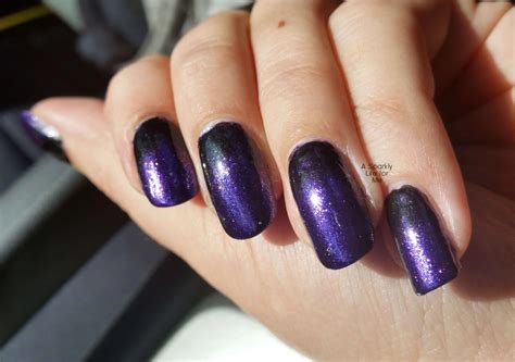 Purple and Black Gradient Nails – A Simple Halloween Nail Art Look