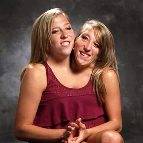 Are conjoined twins Abby and Brittany Hensel married in 2020? Tuko.co.ke