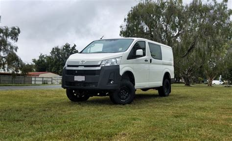 Bus 4x4 Campervan Conversion of Hiace | Bus 4x4 Group, 4x4 Bus ...