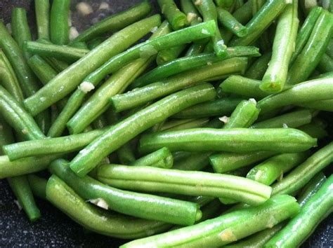 Spicy Garlic String Beans - Cooking with a Wallflower