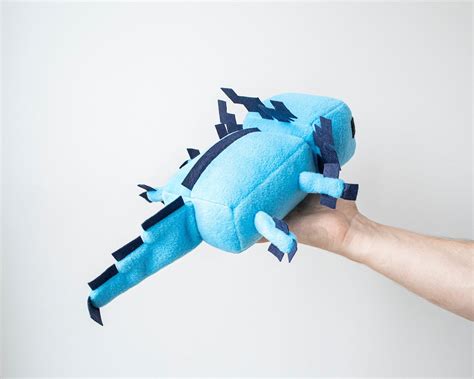 Minecraft axolotl plush - chargemine