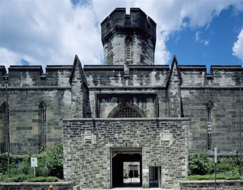 44 Photos Of Philadelphia's Historic Eastern State Penitentiary