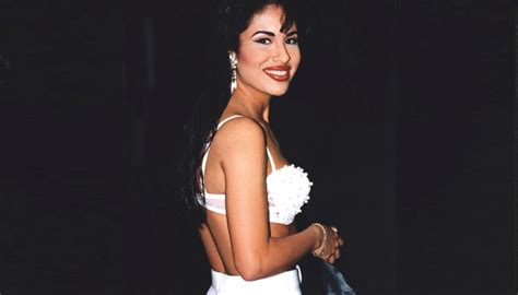 Selena Quintanilla Funeral Ceremony and Outfit- The Alley Theater