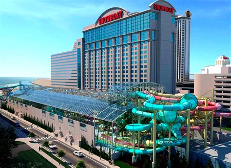 World's largest indoor beachfront waterpark: world record in Atlantic City