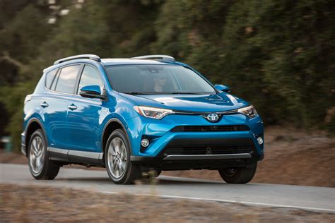 Toyota Rav4 Hybrid XLE AWD 2016 - International Price & Overview