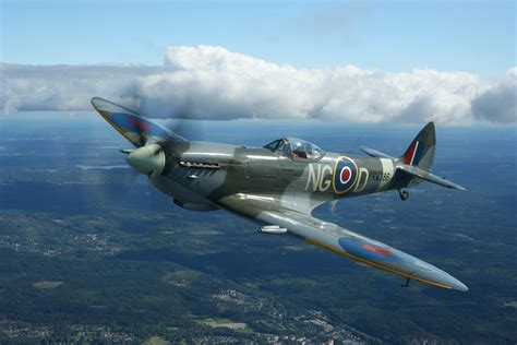 HD Wallpaper of the Iconic Supermarine Spitfire Mk. 9