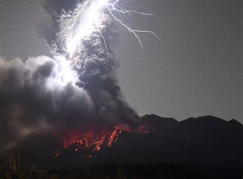 A photographer captured the exact moment lightning struck Japan's ...