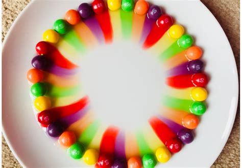 Melting skittles experiment - Rainbow craft