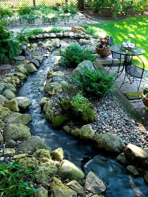 Water Wall for a Serene Backyard Oasis