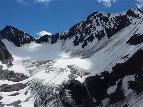 Slow Motion Disaster: Receding Glaciers Open Space for Invading Algae | USU