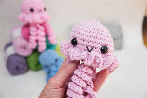 Crochet amigurumi jellyfish - Free crochet jellyfish pattern