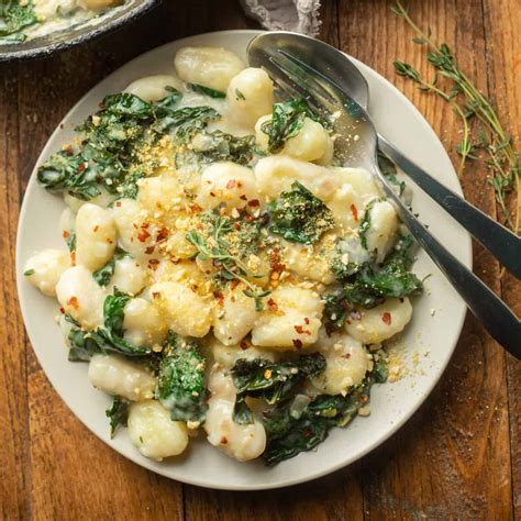 Vegan Gnocchi with Creamy Lemon Garlic Sauce - Connoisseurus Veg