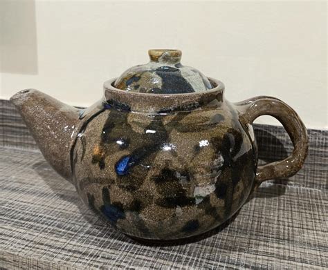 Ceramic tea pot