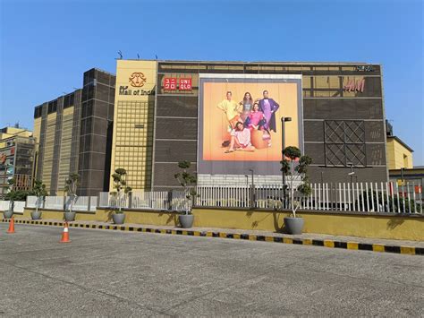 DLF Mall of India, Noida - Among Biggest Malls in India