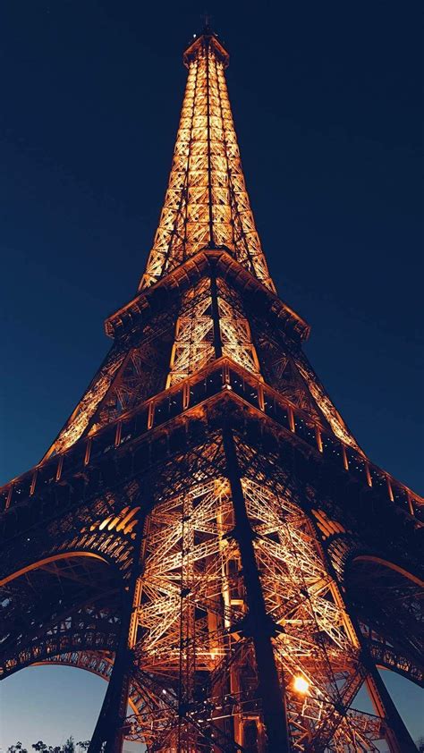 eiffel tower aesthetic night Eiffel tower at night - Dark Images