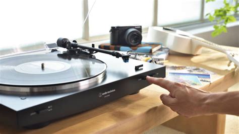 Audio-Technica's new cheap record player with Bluetooth is a modern ...