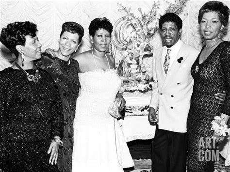 Flashback photo of Aretha Franklin with her sisters, Carolyn and Erma ...