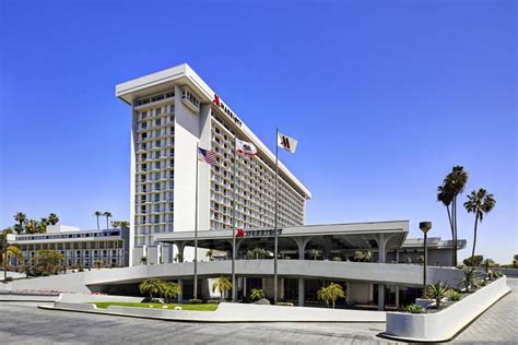 Los Angeles Airport Marriott in Los Angeles (CA) - Room Deals, Photos ...