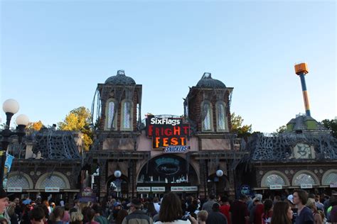 A First Timer's Guide to Six Flags Fright Fest - This Is My South ...