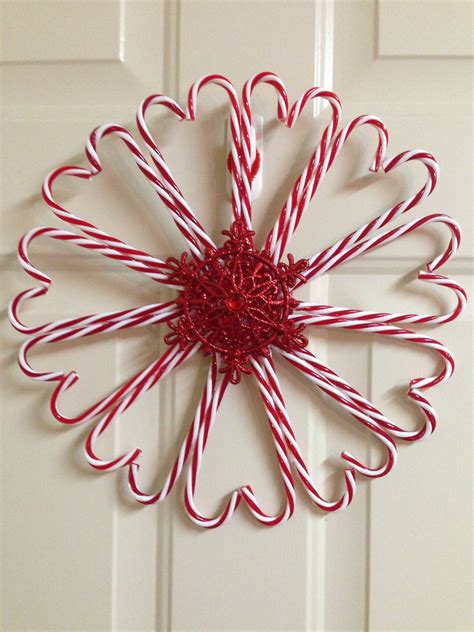 Dollar Tree candy cane wreath | Couronne noel, Fabriquer une couronne ...