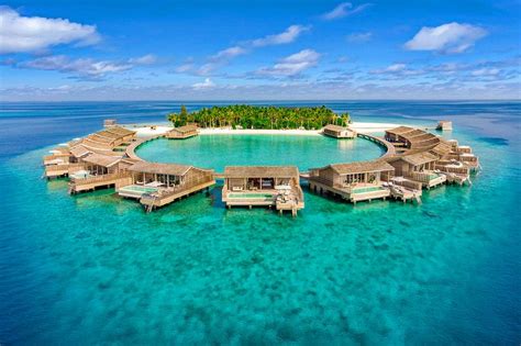 14 Best All-Inclusive Resorts in the Maldives | PlanetWare (2022)