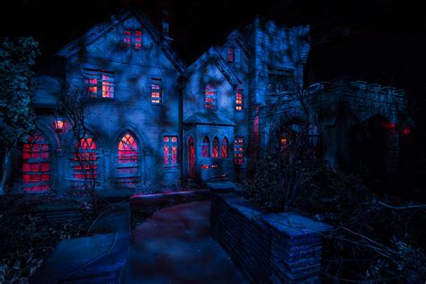 Halloween Horror Nights Announces “The Haunting of Hill House” for 2021 ...