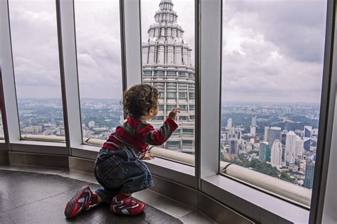 Family Photography | Petronas Twin Towers | Skybridge and Observation ...